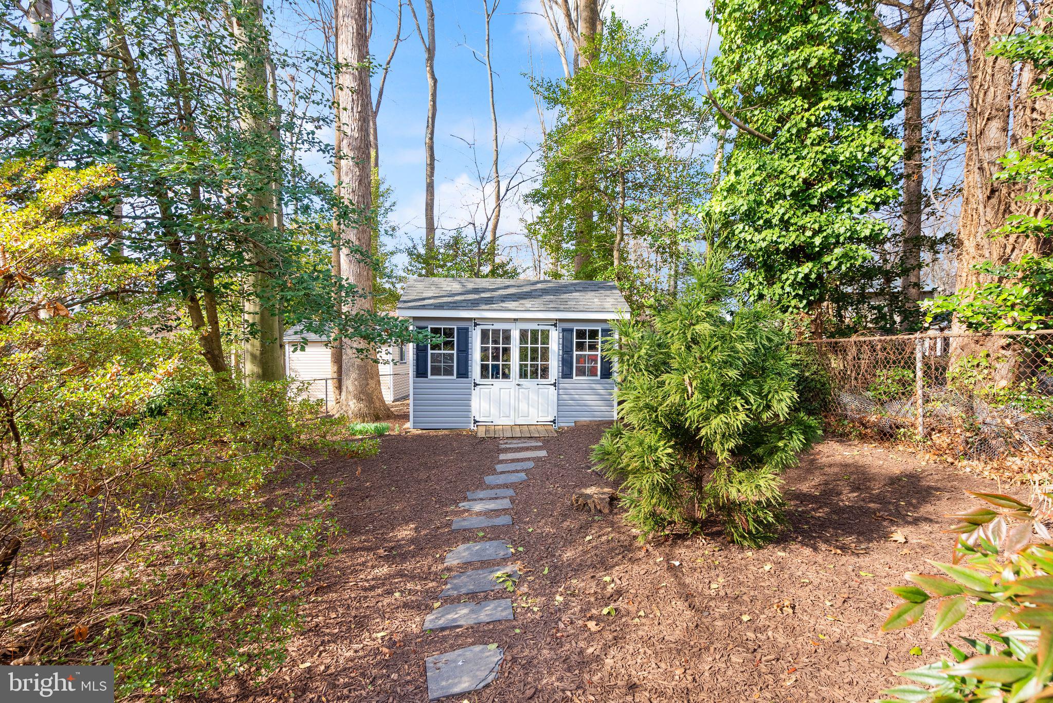 MOSBY WOODS - Residential