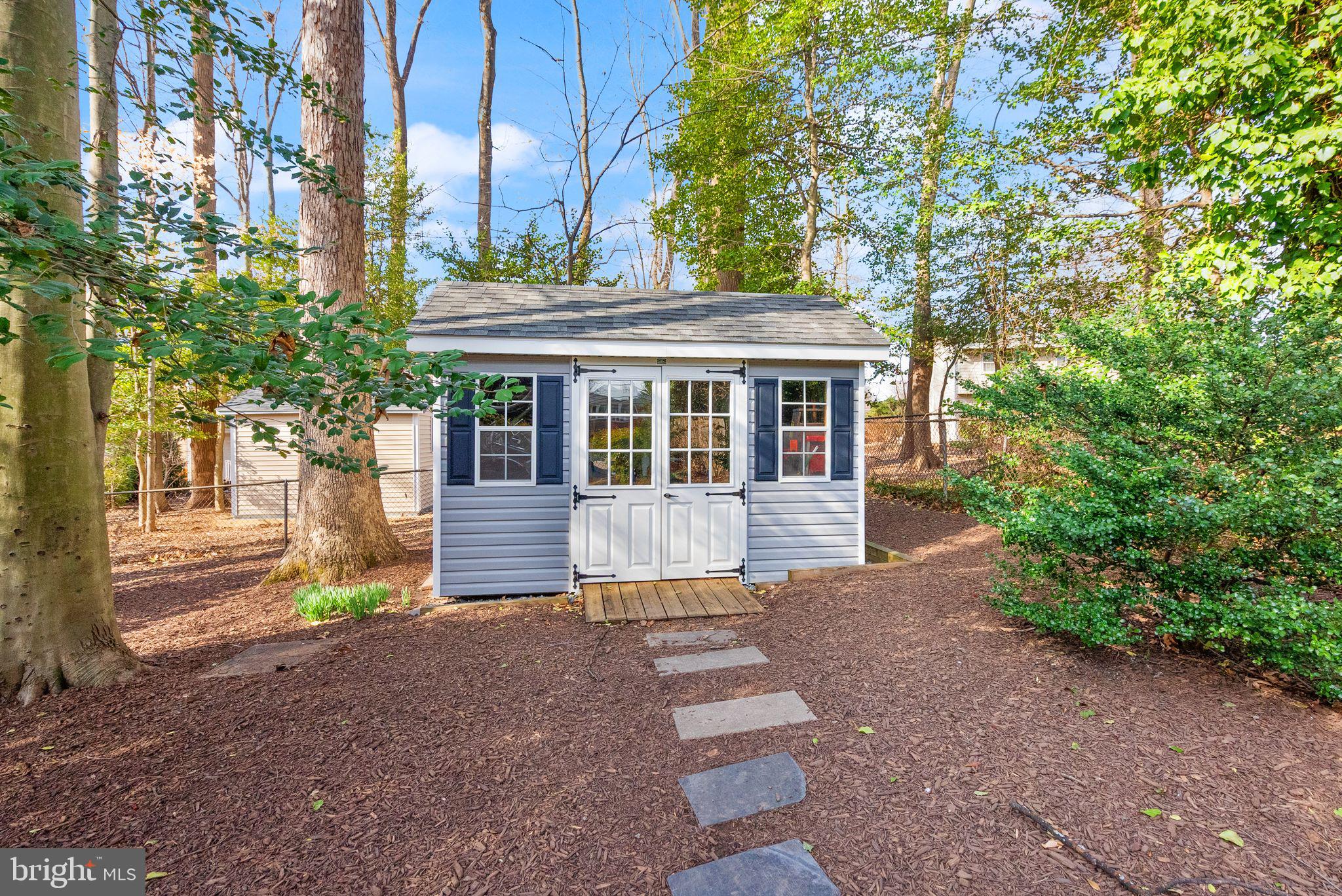 MOSBY WOODS - Residential