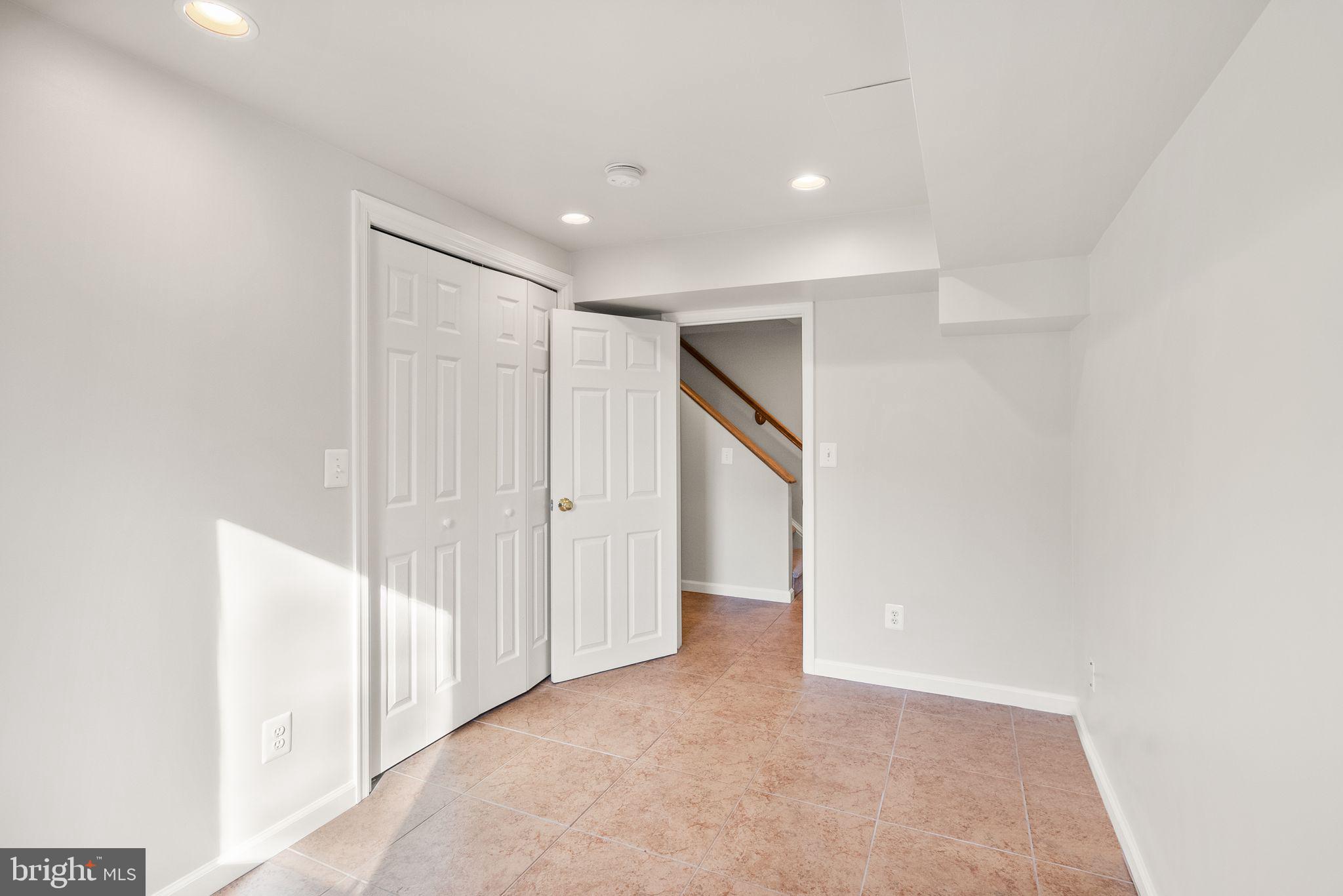 MOSBY WOODS - Residential