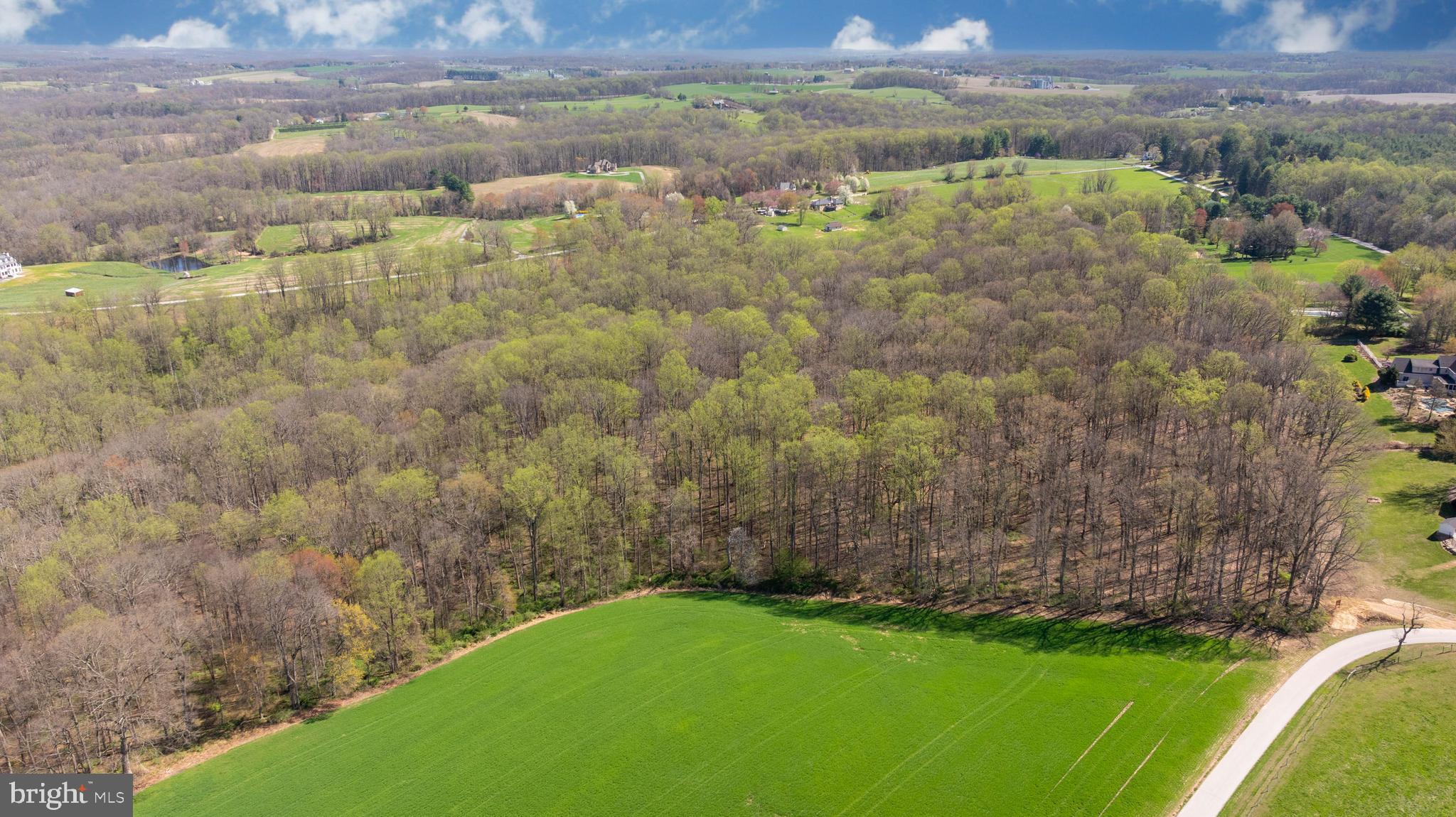 MY LADY'S MANOR - Land