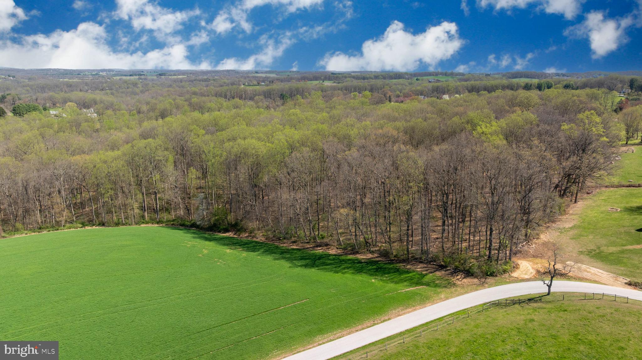 MY LADY'S MANOR - Land