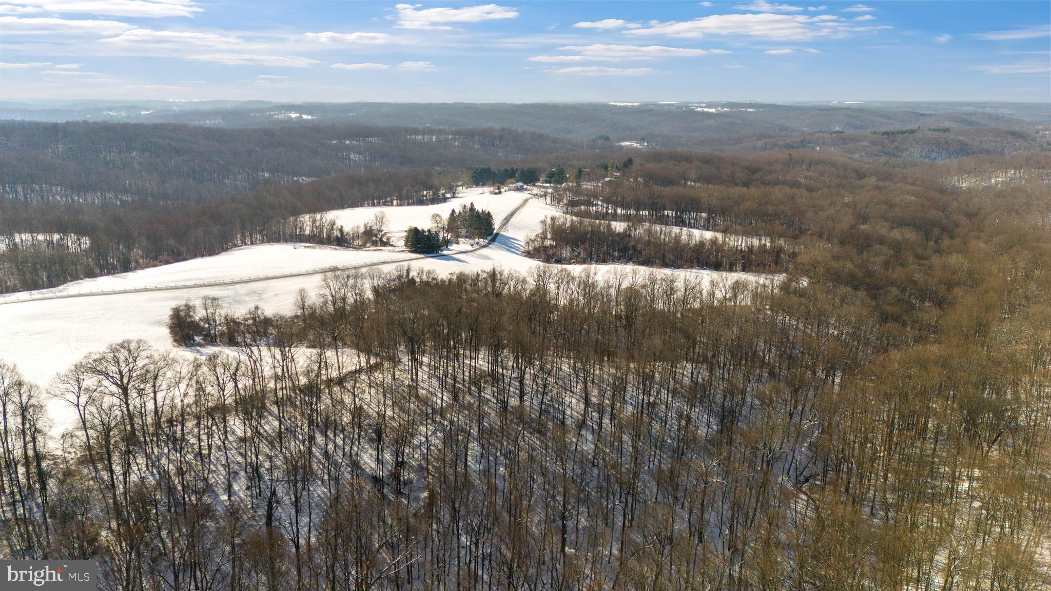 MY LADY'S MANOR - Land