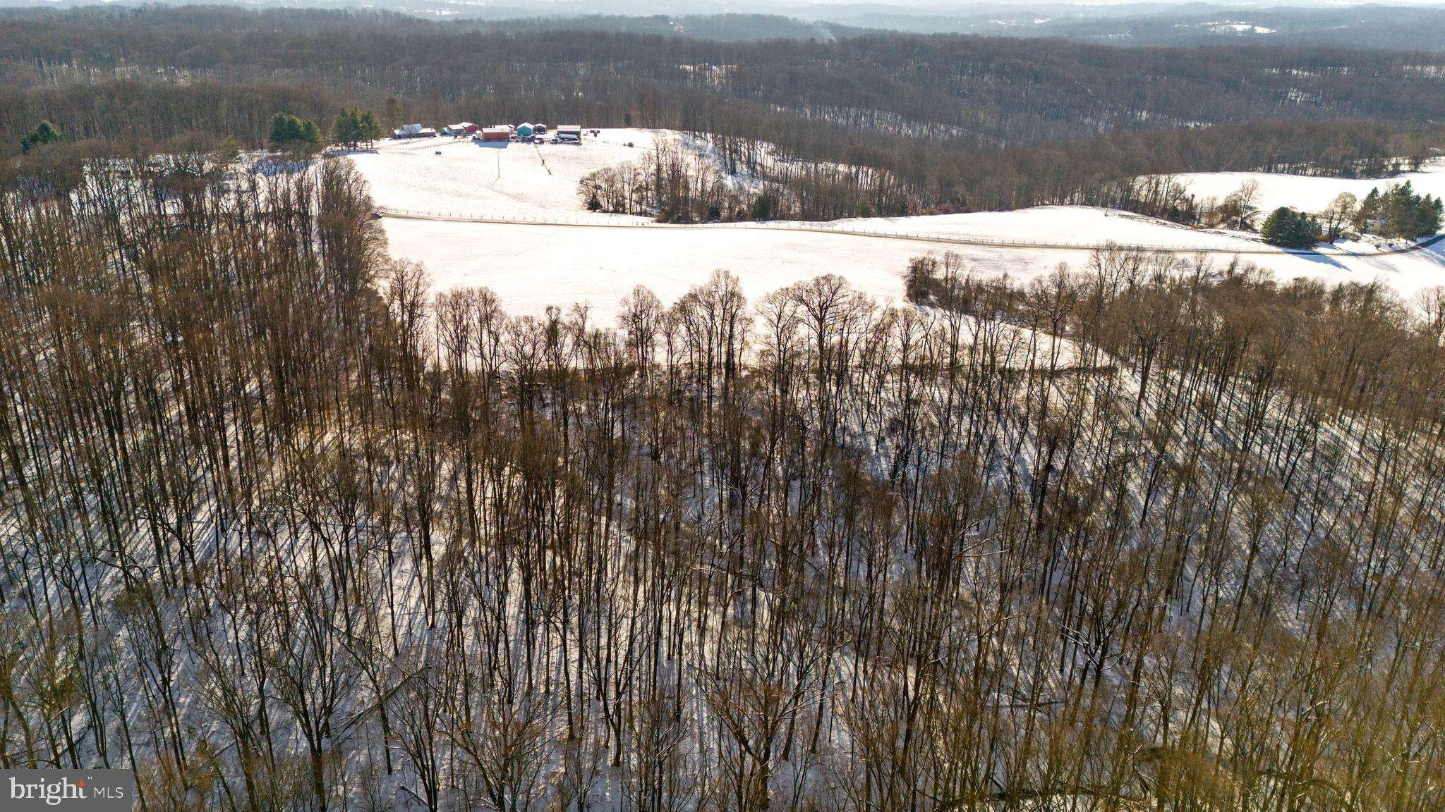 MY LADY'S MANOR - Land