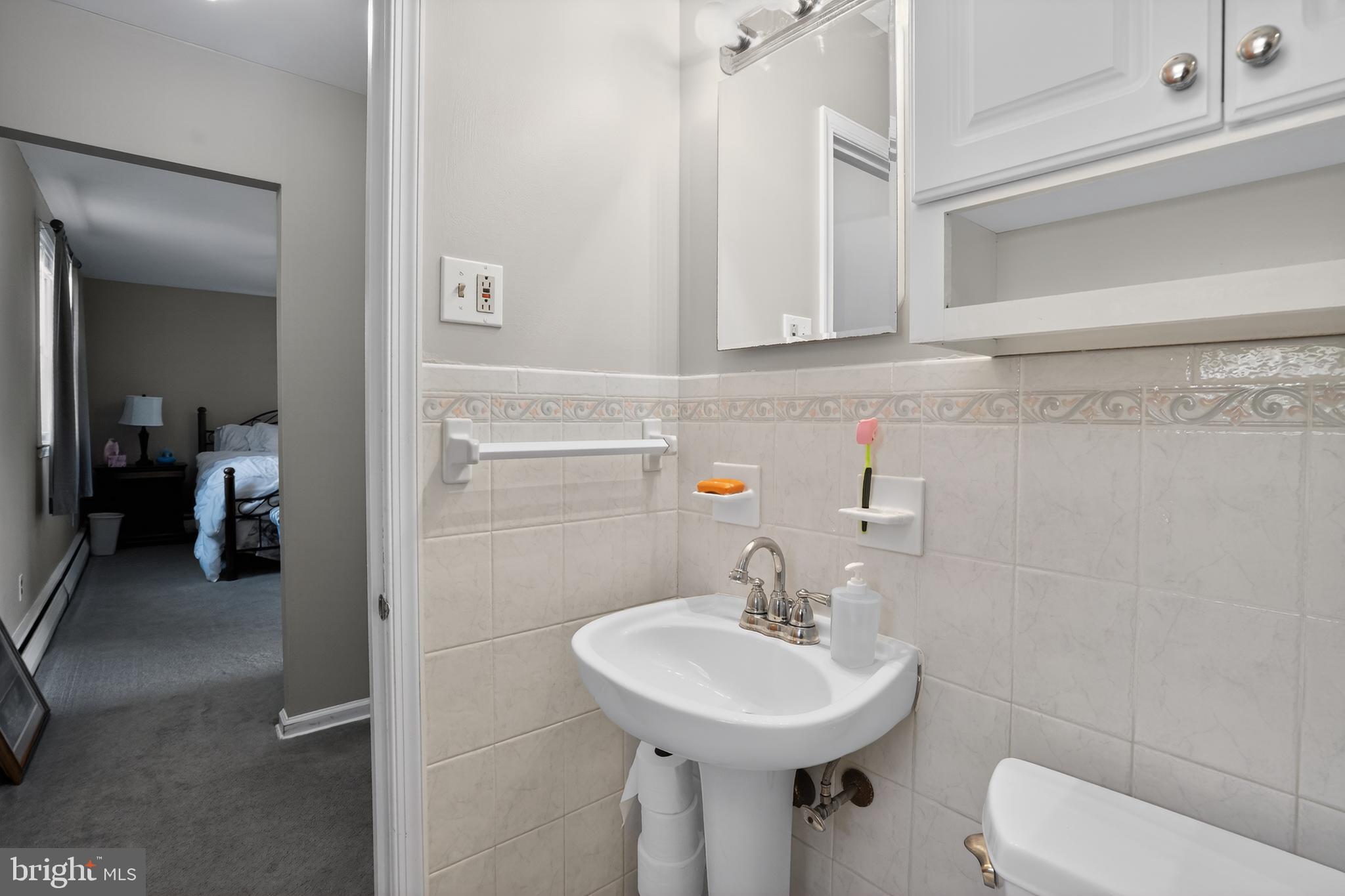 VILLAGE GREEN - Residential