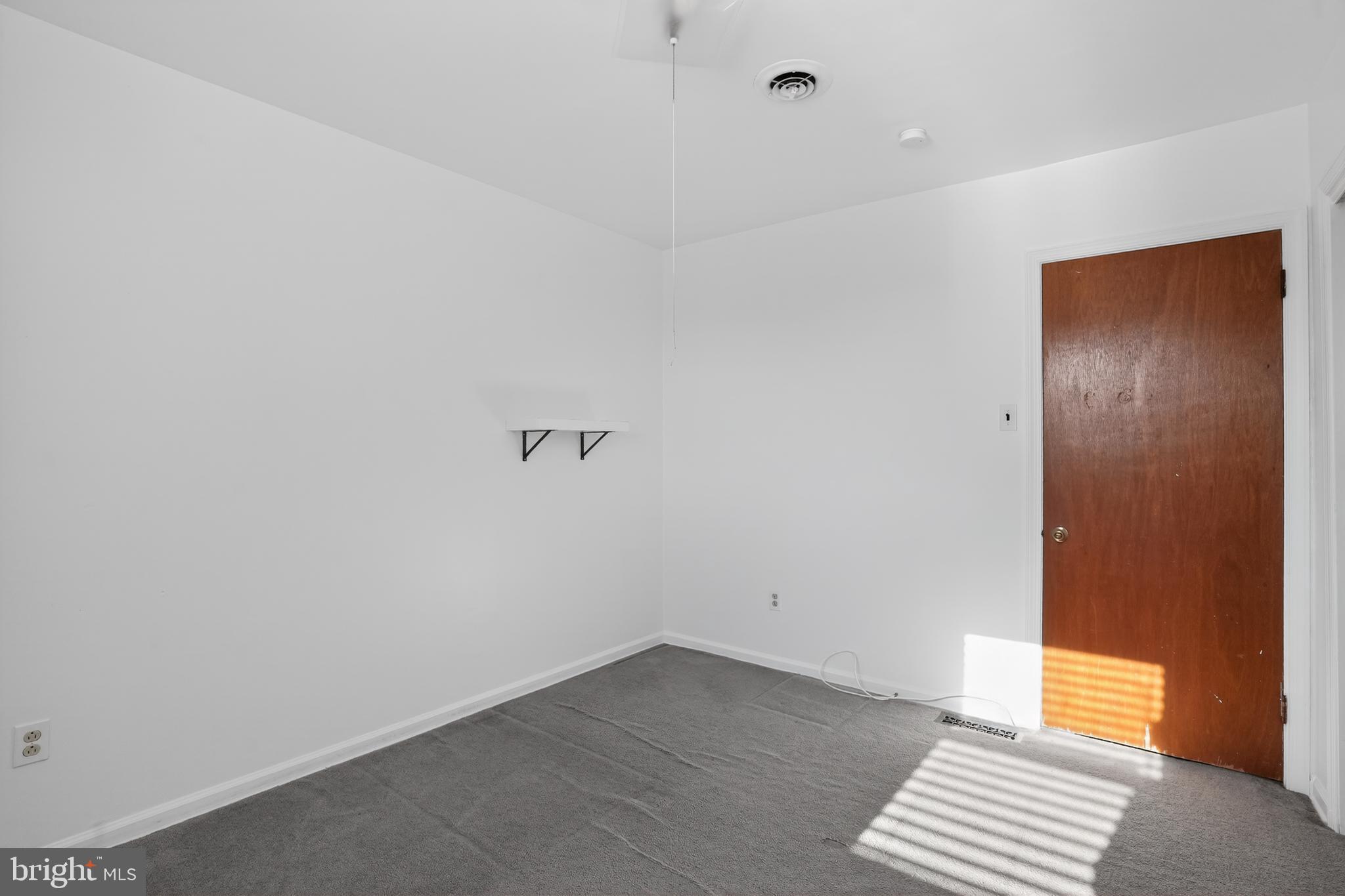 VILLAGE GREEN - Residential