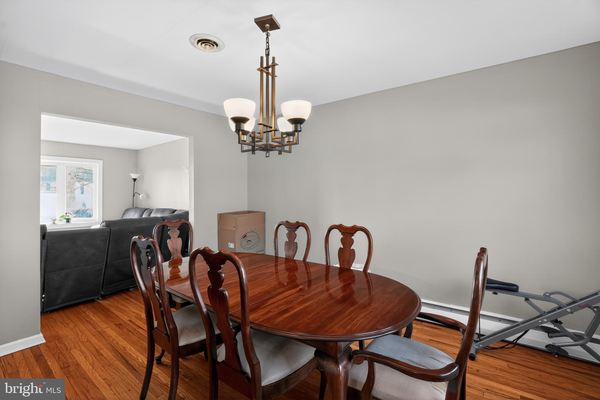 VILLAGE GREEN - Residential