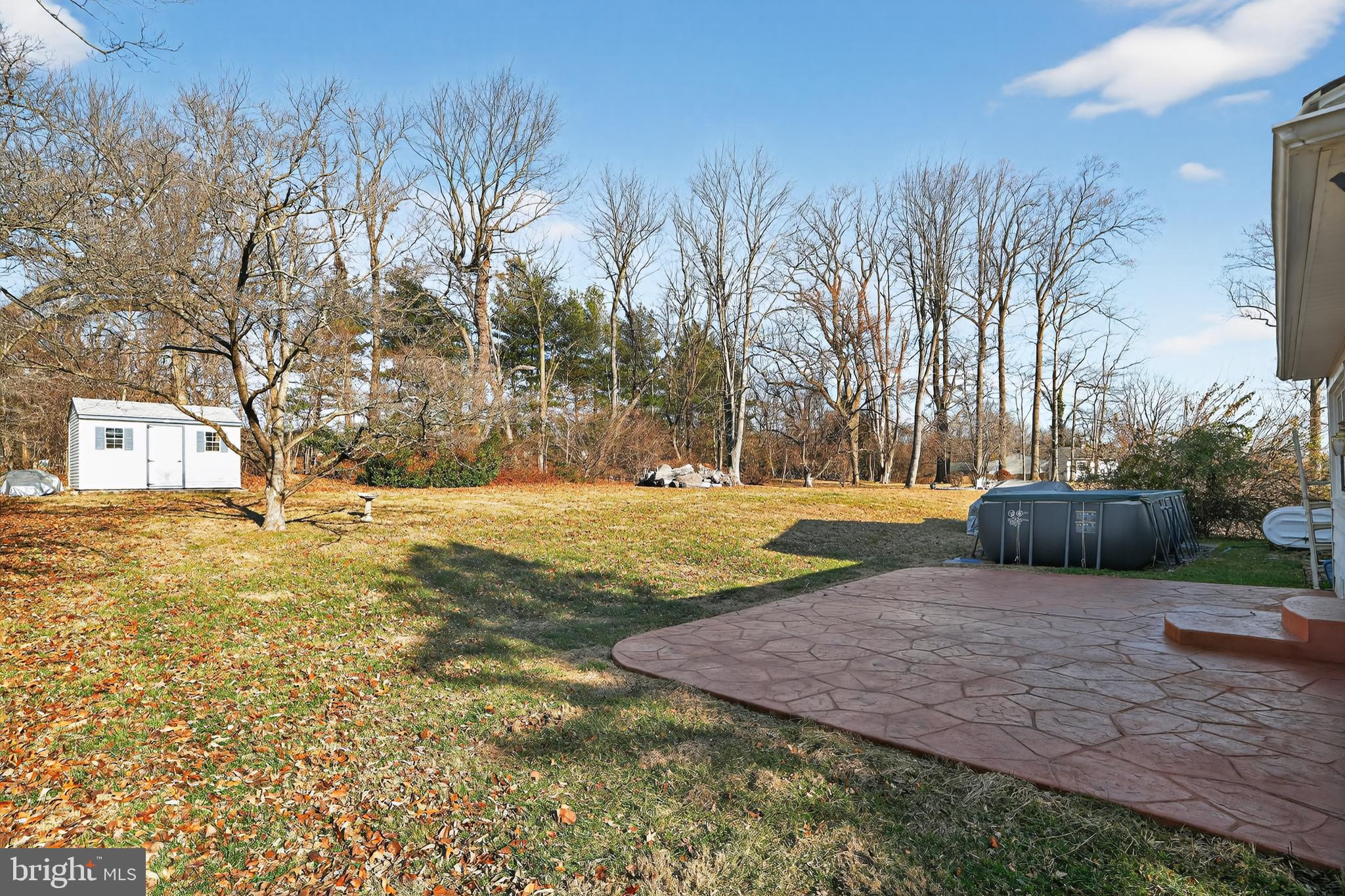 VILLAGE GREEN - Residential