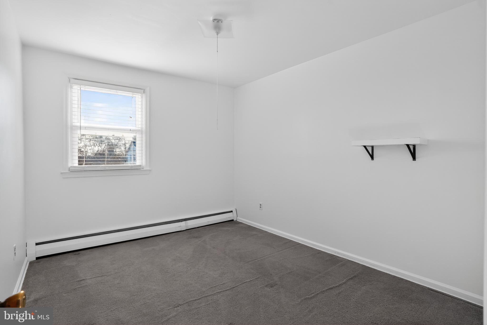 VILLAGE GREEN - Residential