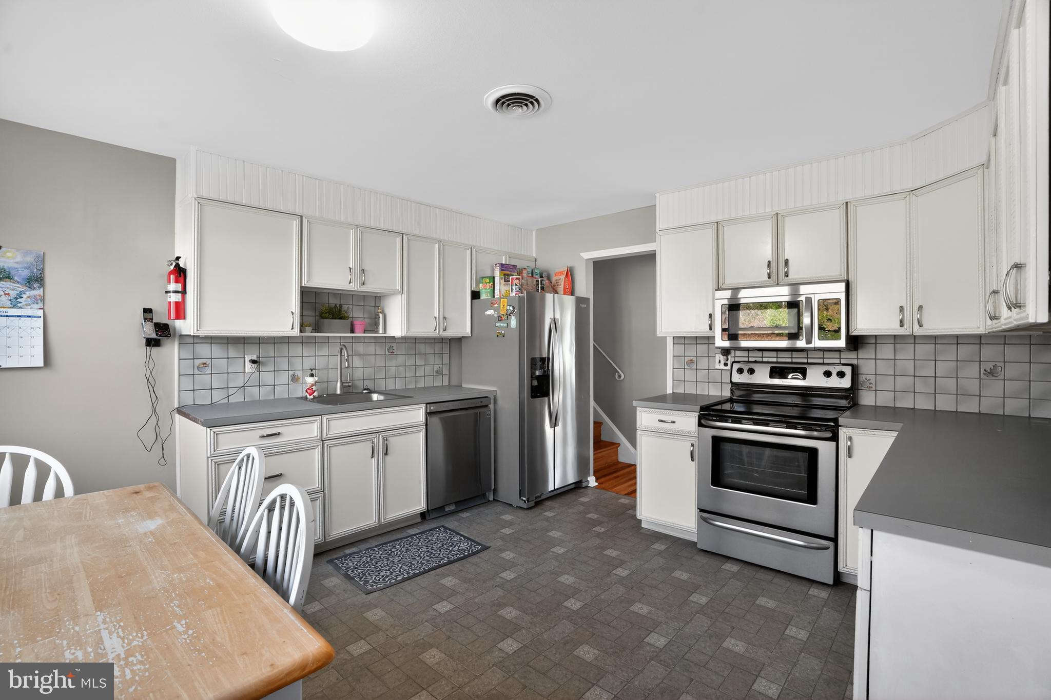 VILLAGE GREEN - Residential