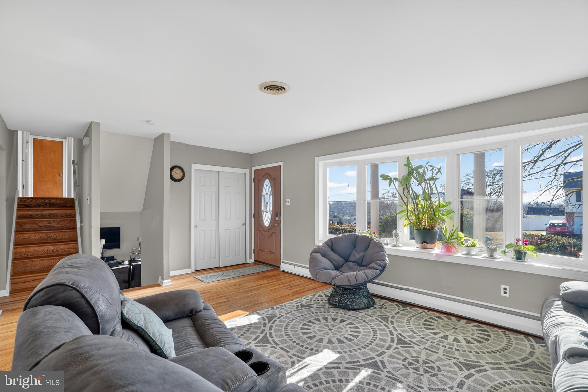 VILLAGE GREEN - Residential