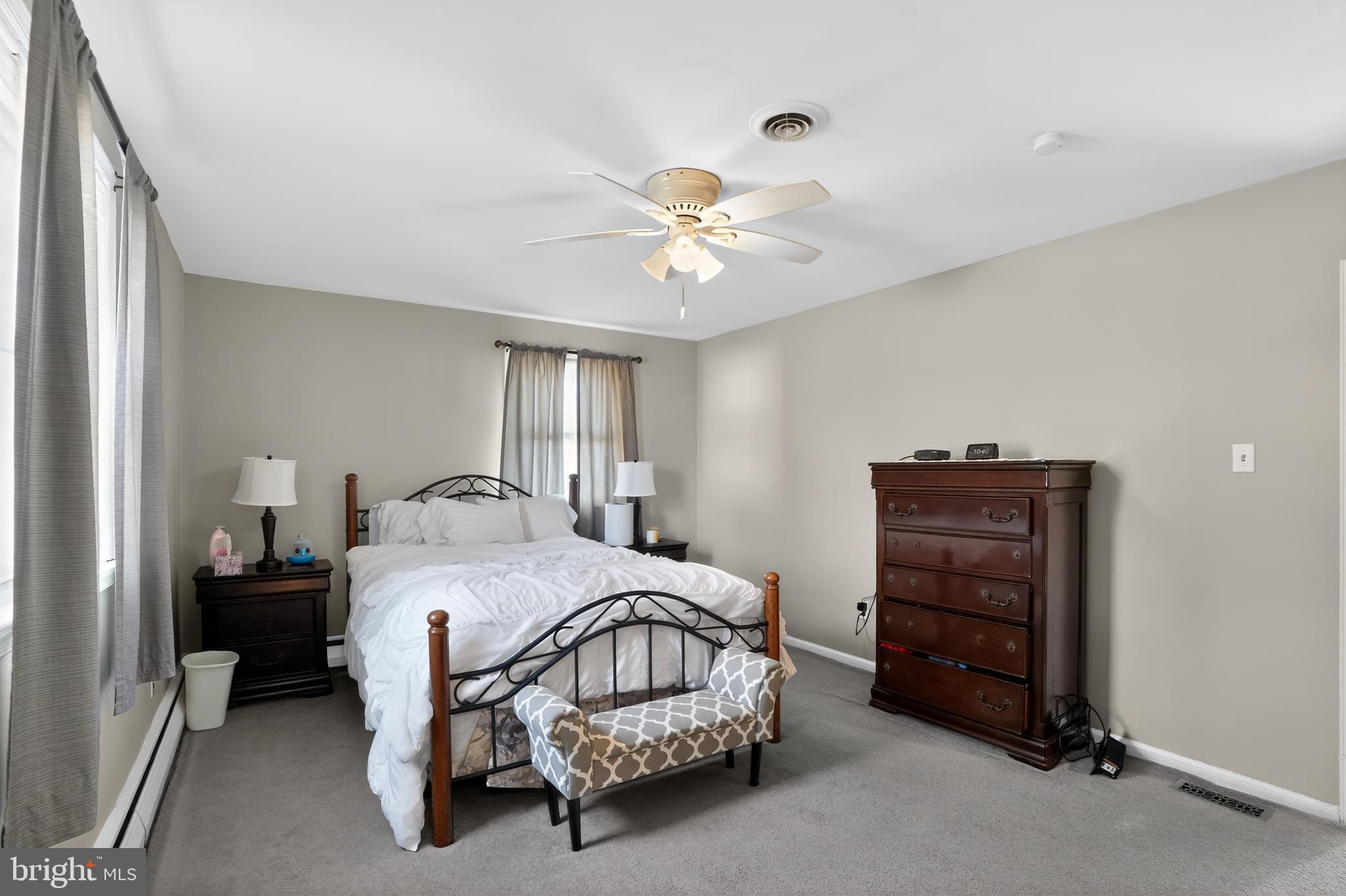 VILLAGE GREEN - Residential