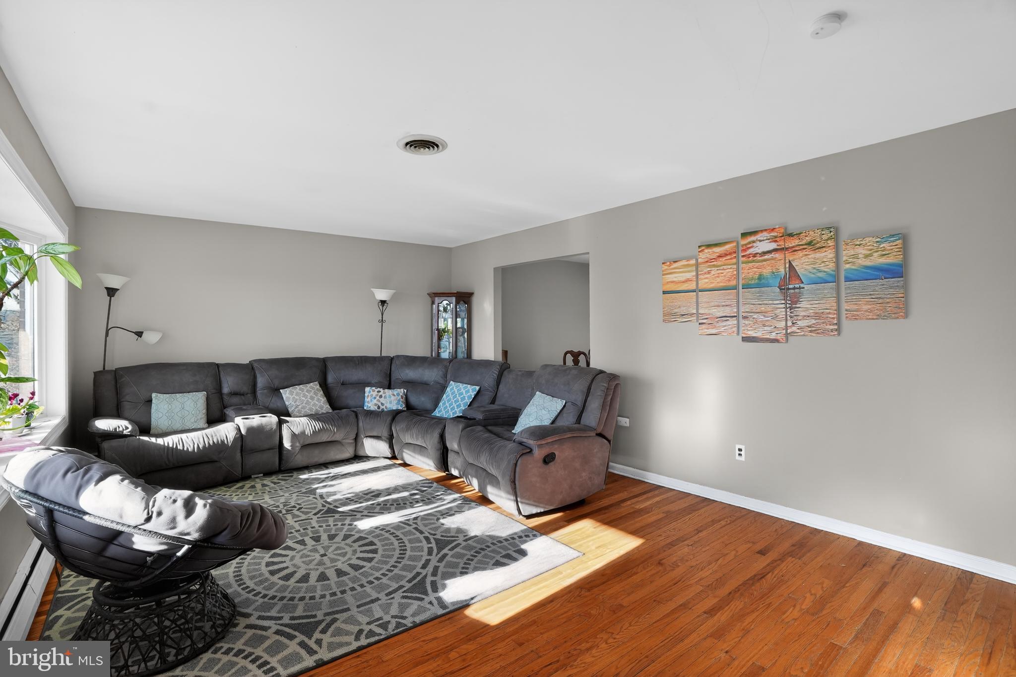 VILLAGE GREEN - Residential