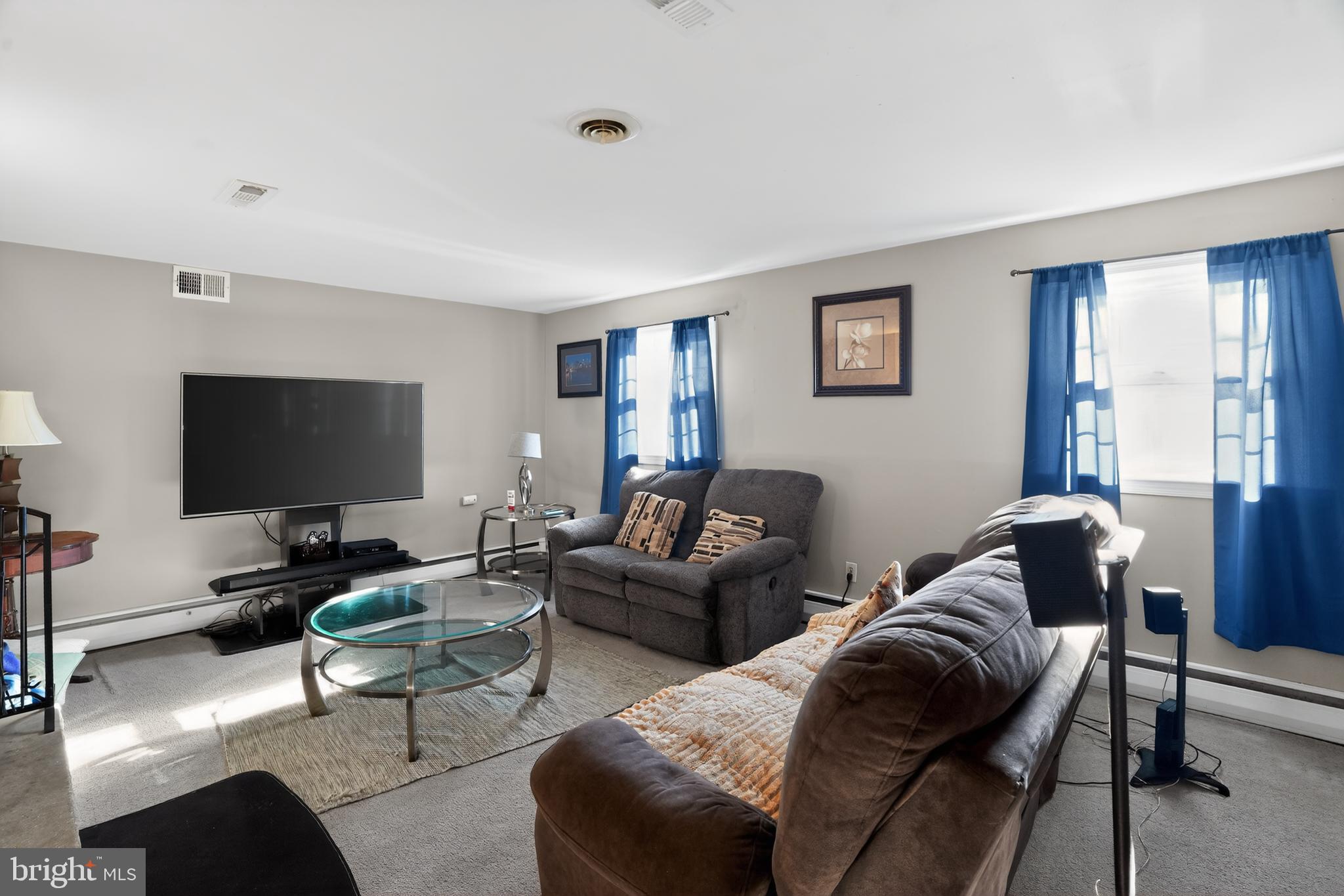 VILLAGE GREEN - Residential