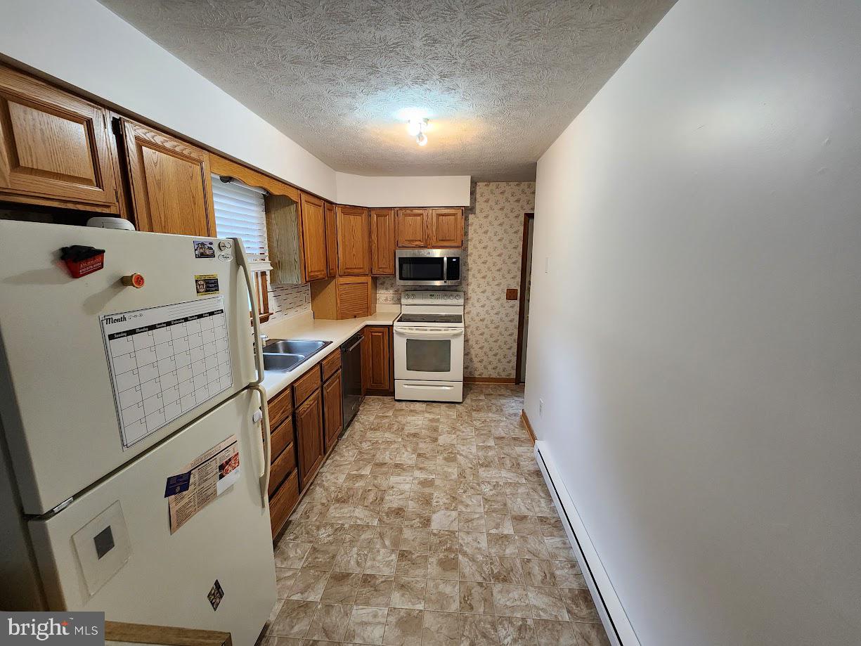 SUNRISE ESTATES - Residential