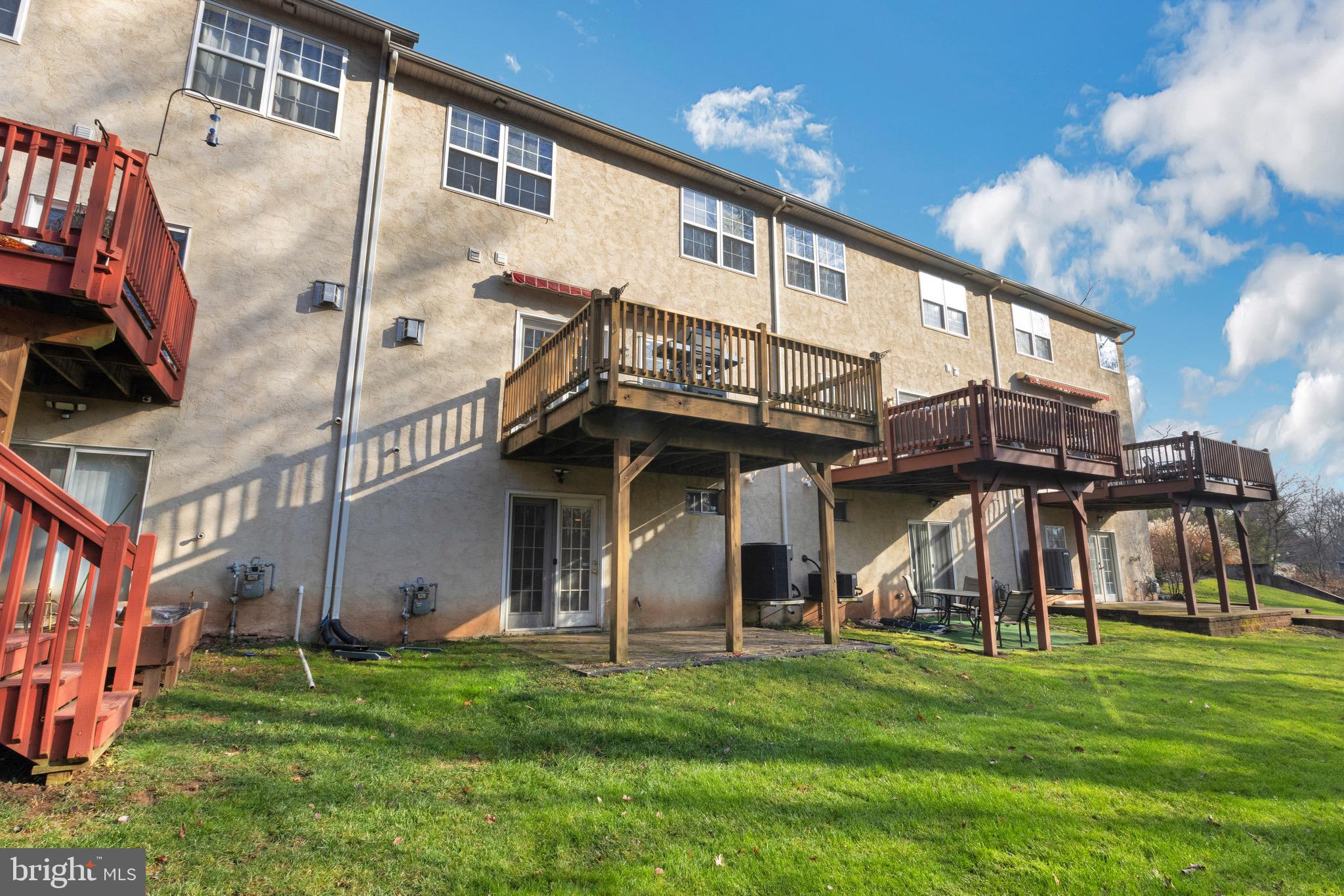 MONROE COURT - Residential
