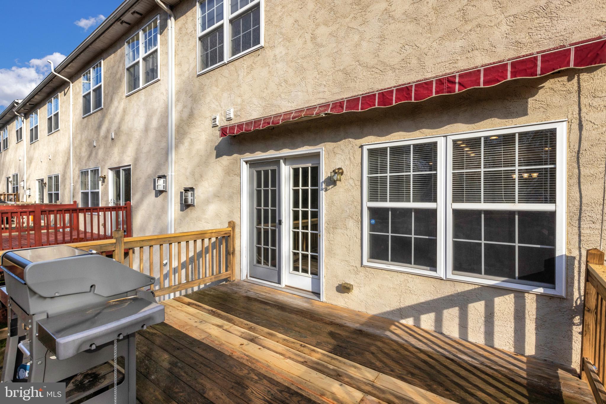 MONROE COURT - Residential