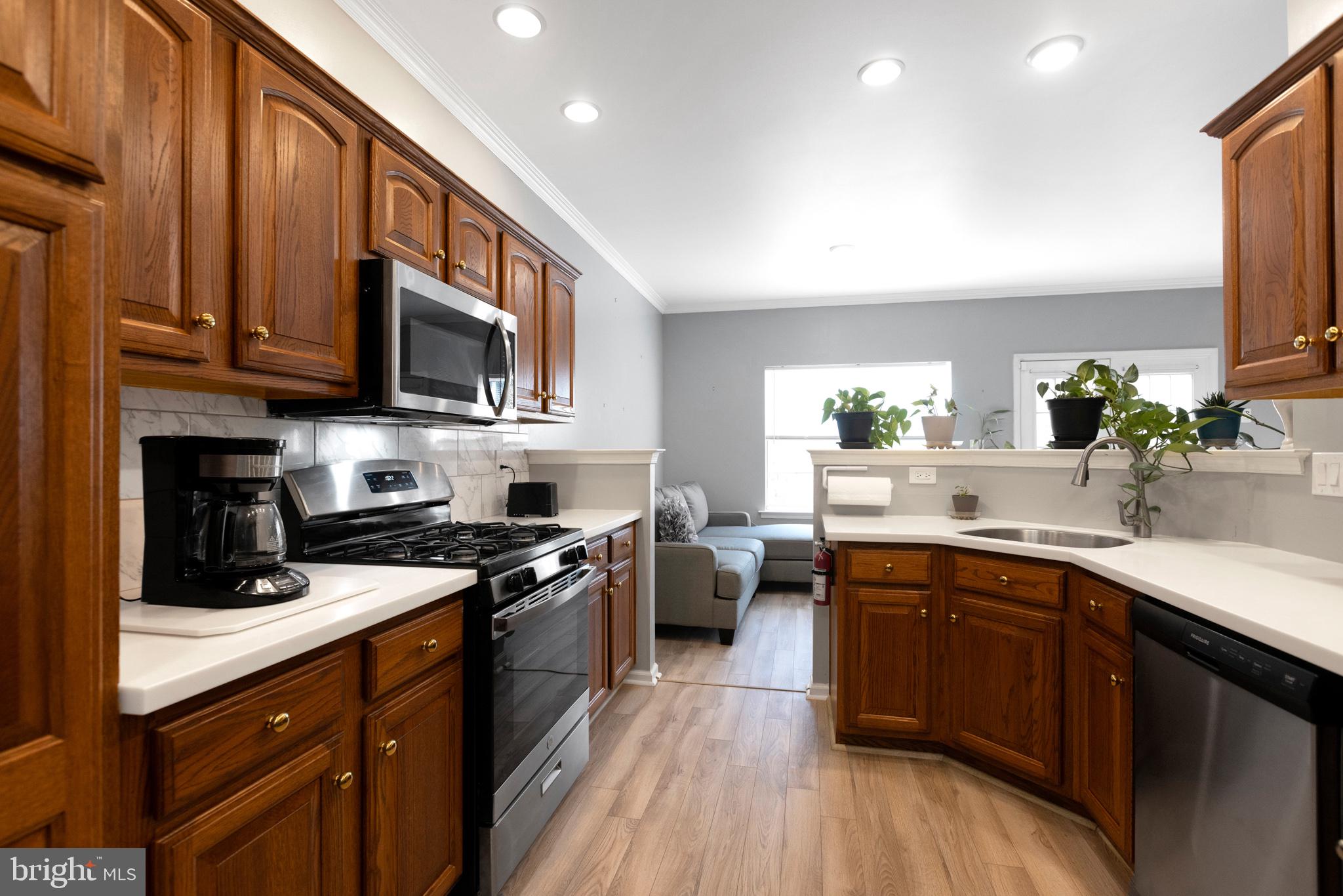 MONROE COURT - Residential