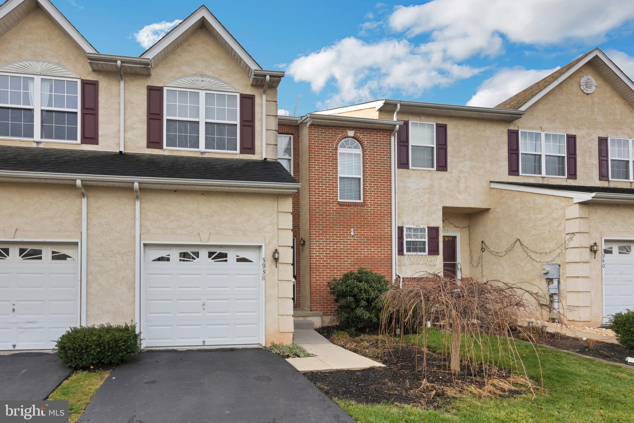 MONROE COURT - Residential