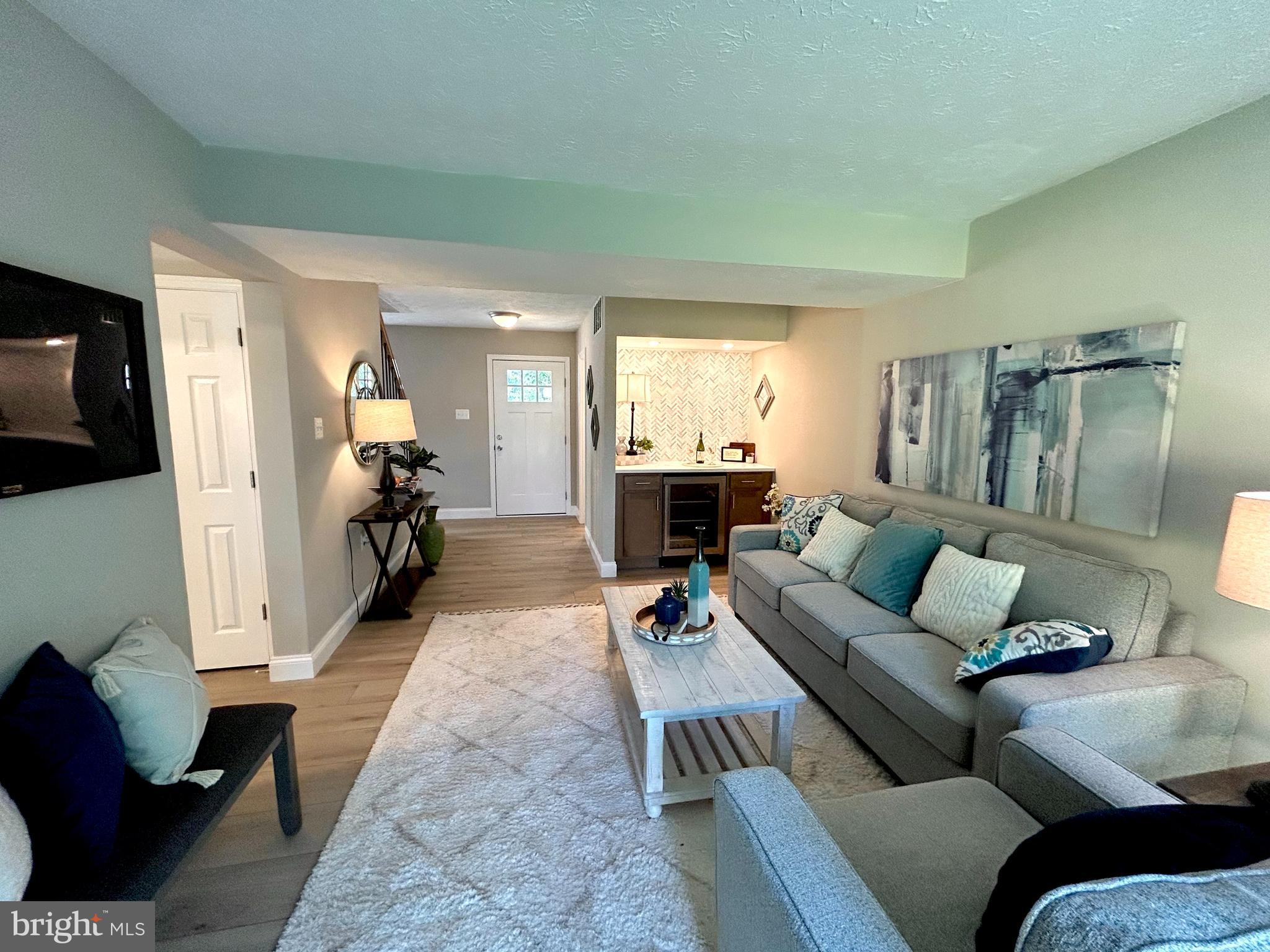 THE PROVINCES - Residential