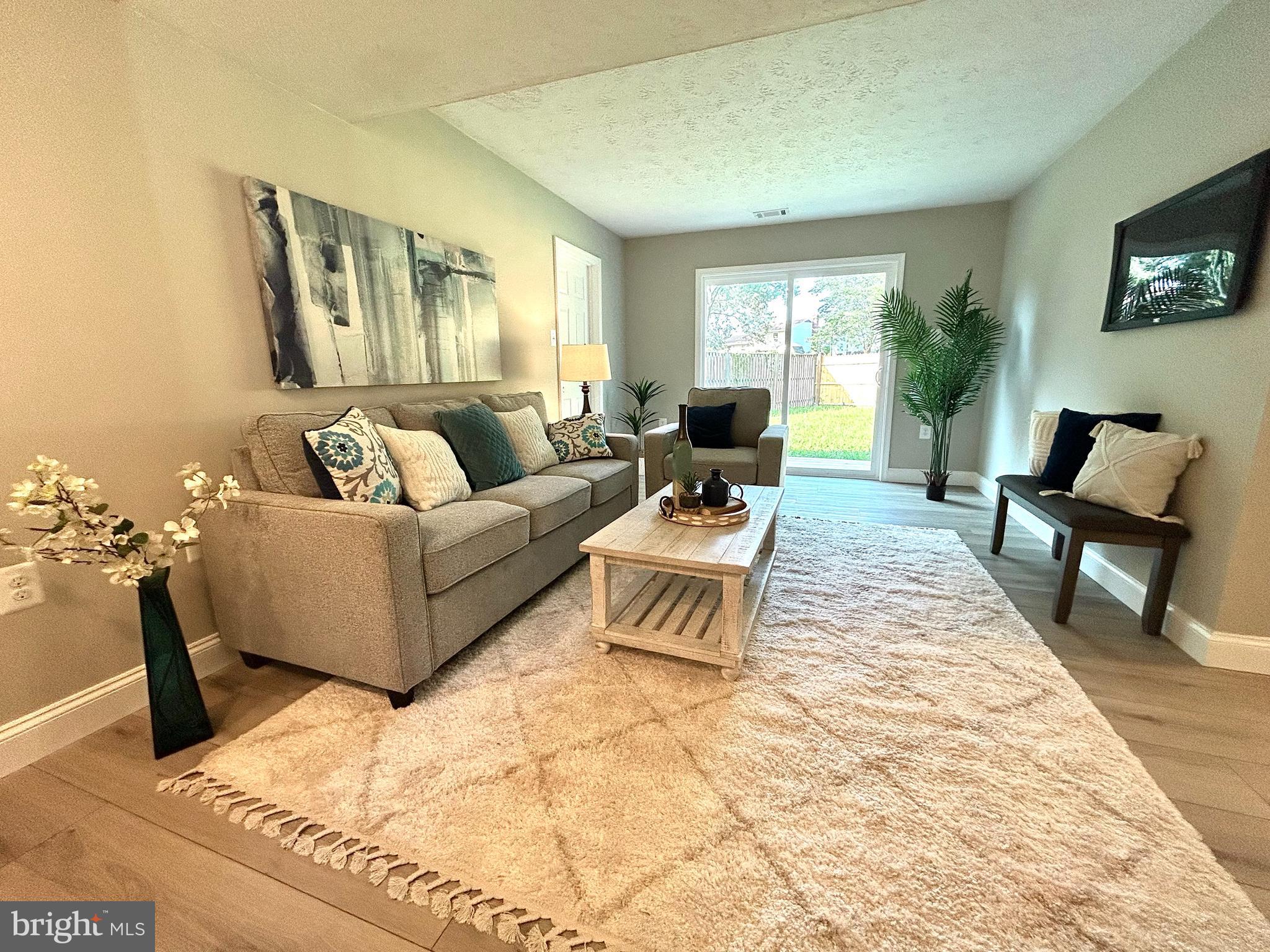 THE PROVINCES - Residential