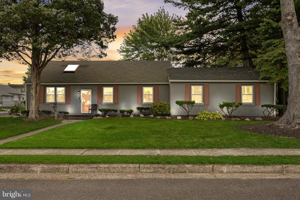Photo of 102 Lincoln Avenue, MOUNT EPHRAIM, NJ 08059 (MLS # NJCD2100364)