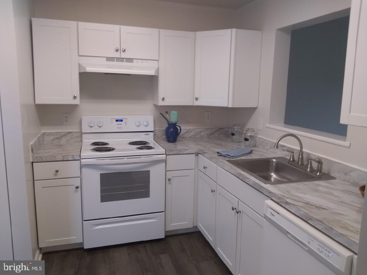 LAUREL GLEN - Residential