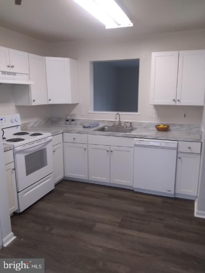 LAUREL GLEN - Residential