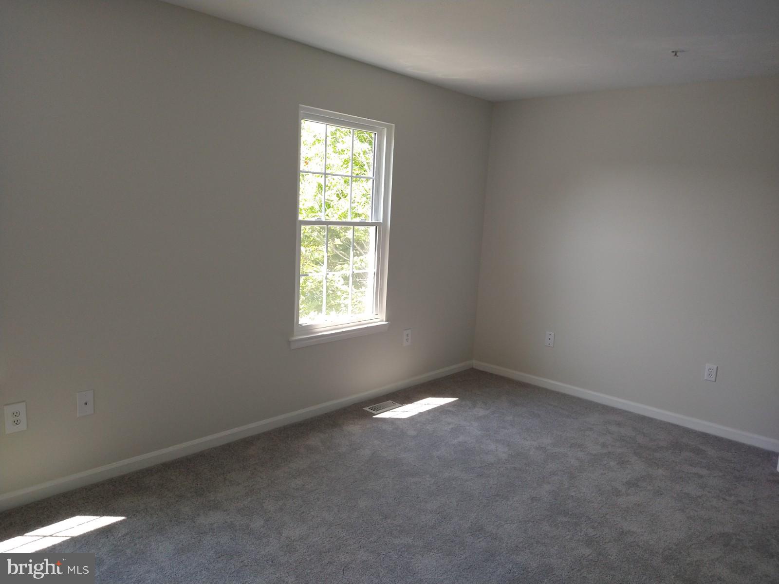 LAUREL GLEN - Residential