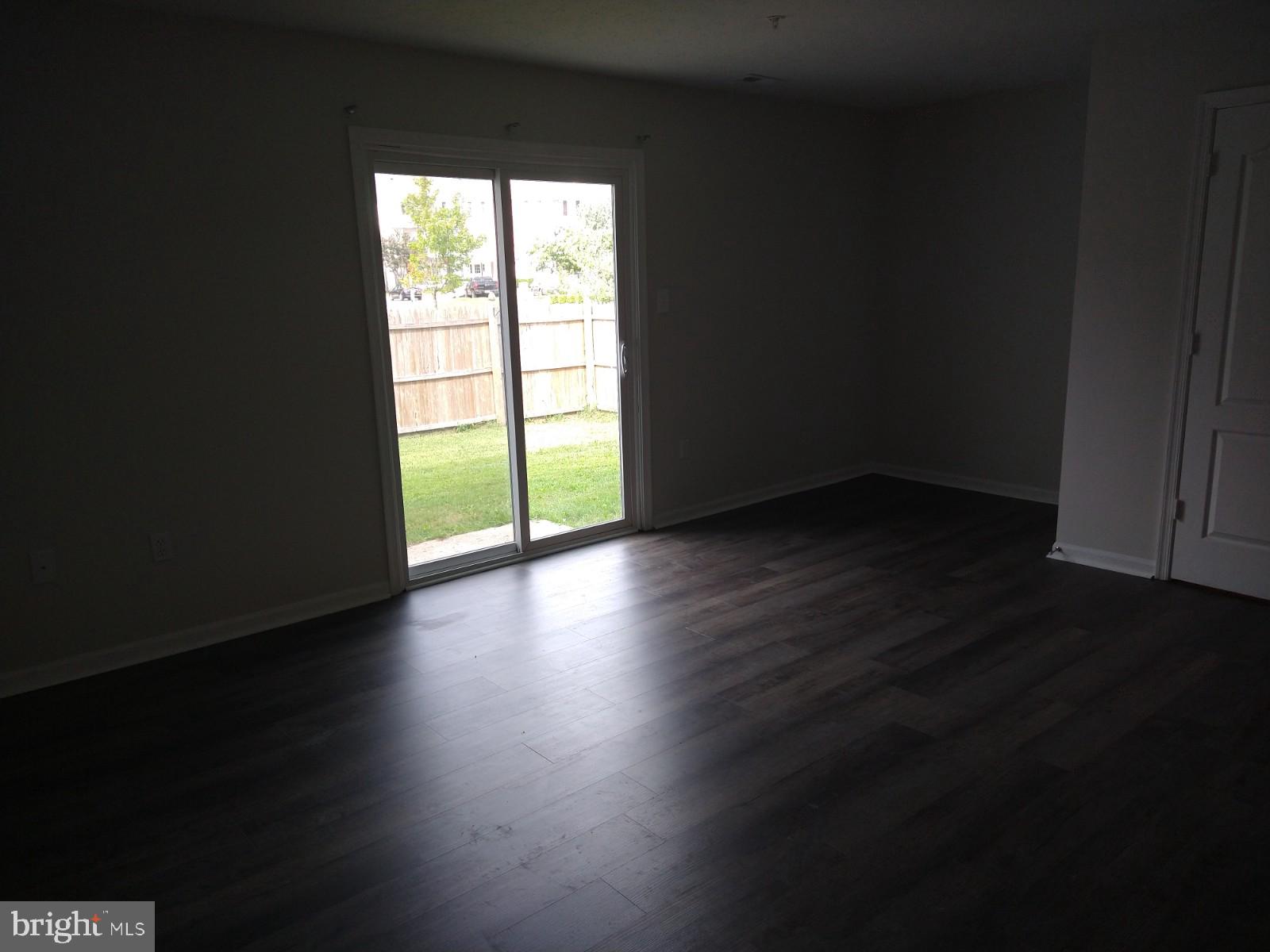 LAUREL GLEN - Residential