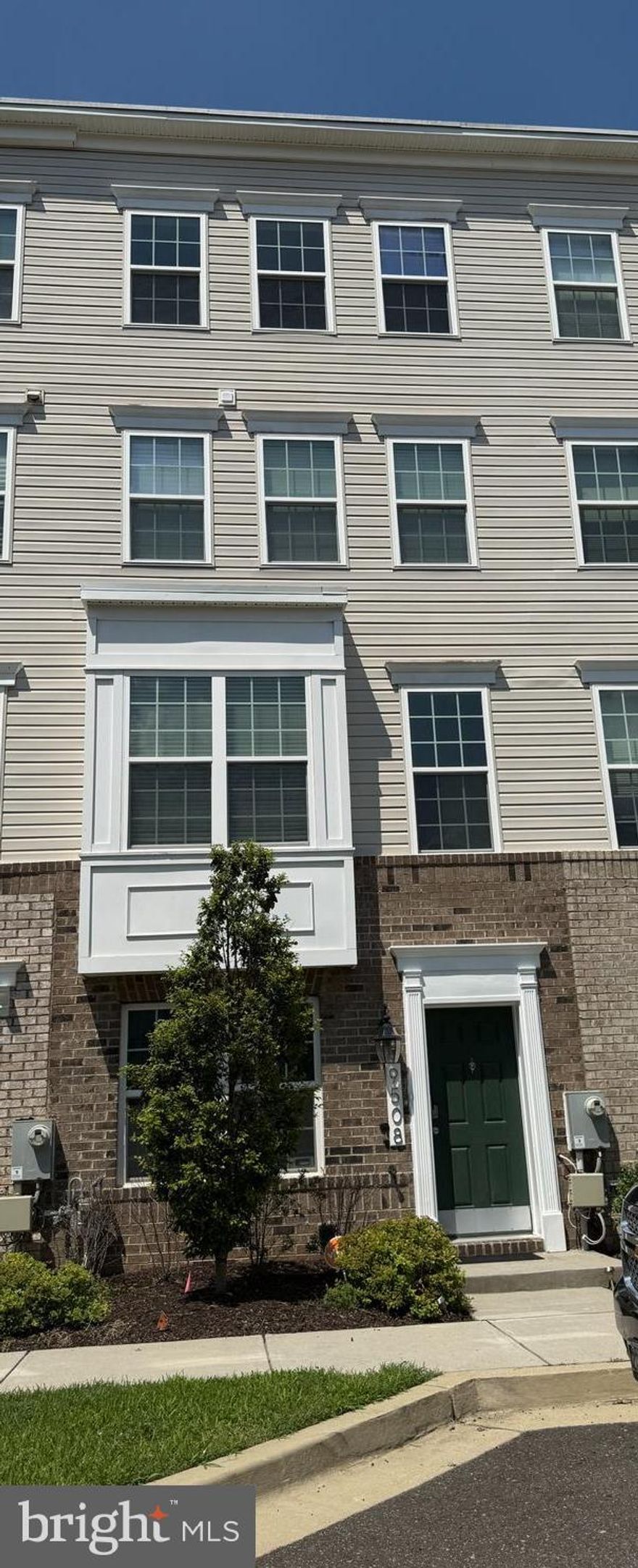 Welcome Home! This luxurious lifestyle townhouse was designed for those with a discerning sense of style. With three generous bedrooms, 2.5 bathrooms, a rooftop exterior living space, and a beautifully designed gourmet kitchen and entertaining area that includes a designer fireplace. For your convenience and privacy, there's a 2-car tandem garage. Imagine your home situated minutes from the Capital Beltway, seconds from banking, dining, and shopping! You will live your best life in one of Prince George's premier neighborhoods. Don't wait, make your viewing today!