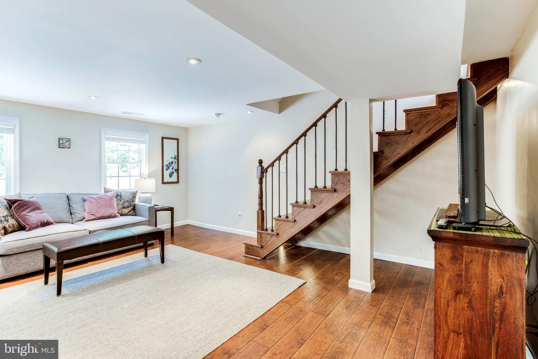 WARWICK VILLAGE - Residential Lease