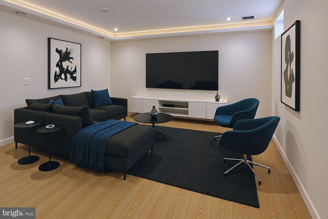 ROCK CREEK PALISADES - Residential