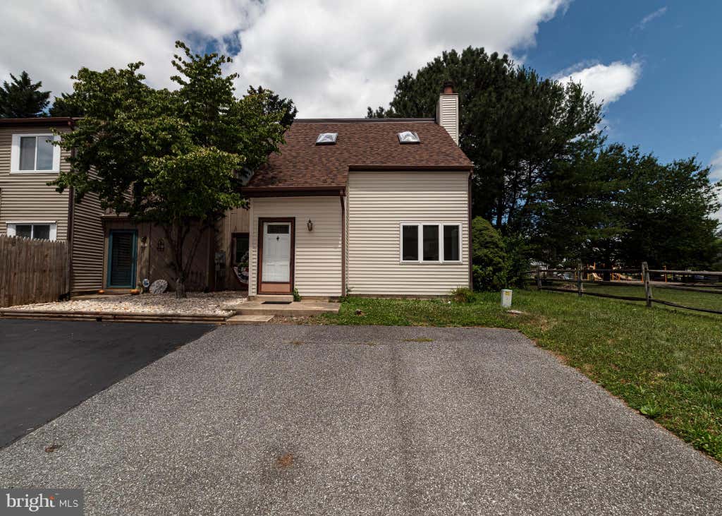 Photo of 59 Valley Circle, NEWARK, DE 19711 (MLS # DENC2091178)