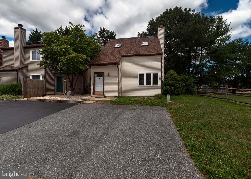 Photo of 59 Valley Circle, NEWARK, DE 19711 (MLS # DENC2091178)