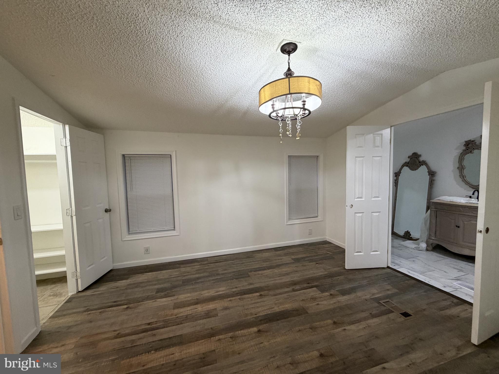 1141 DONNA MARIE LOOP