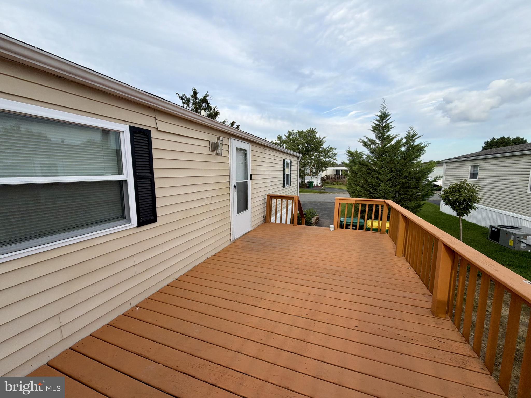 1141 DONNA MARIE LOOP