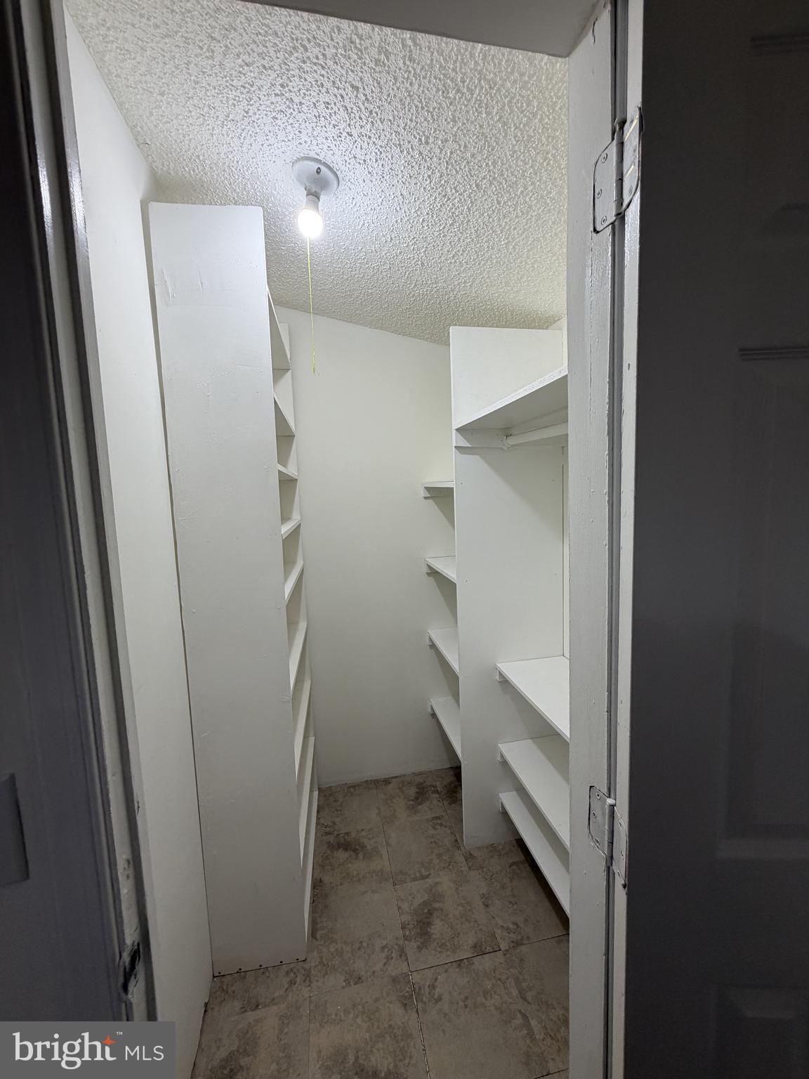 1141 DONNA MARIE LOOP