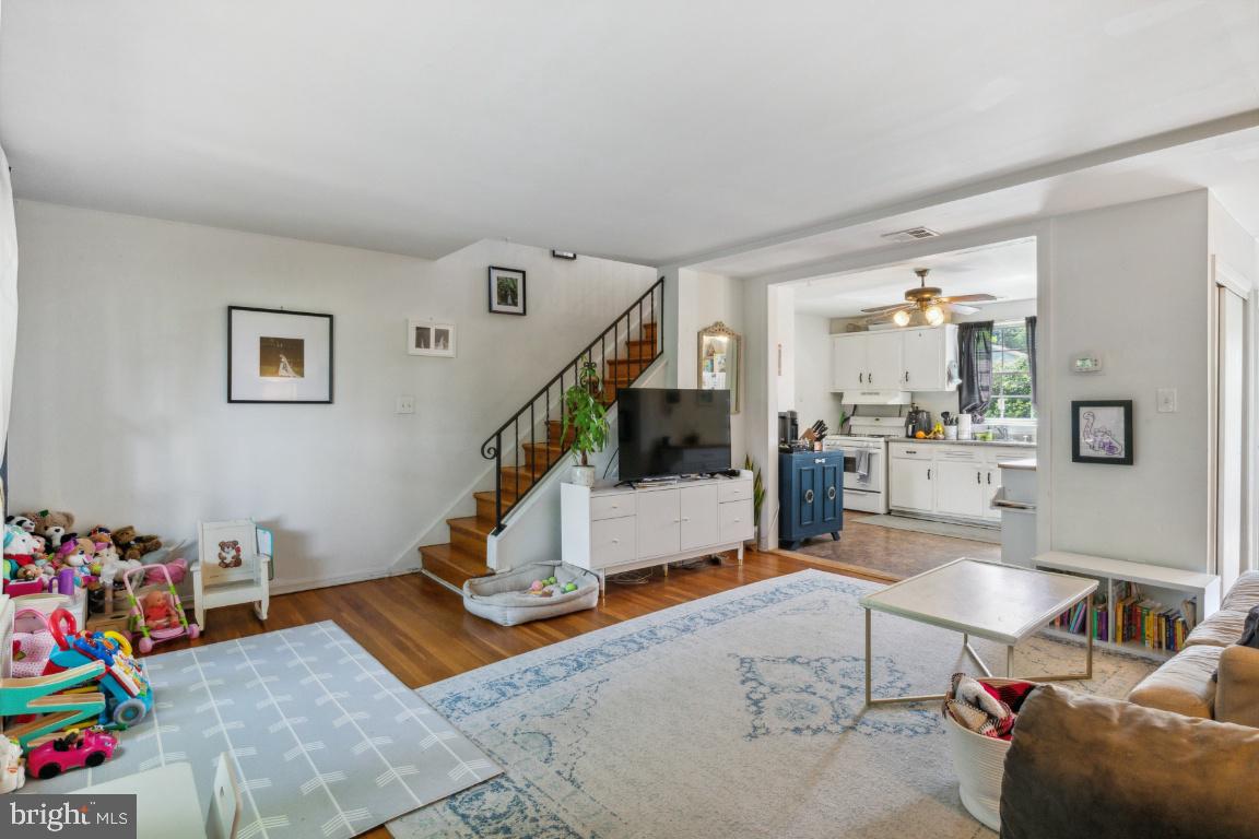 WARWICK VILLAGE - Residential Lease