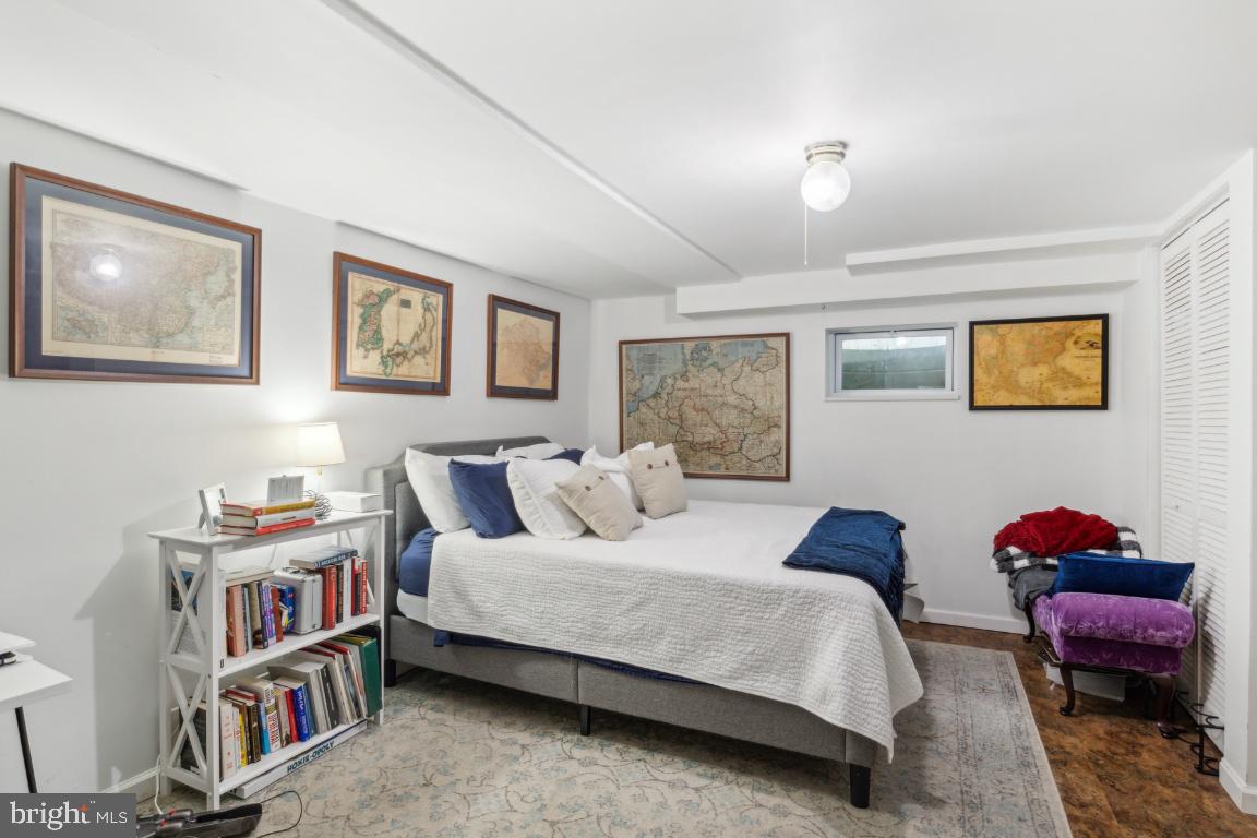 WARWICK VILLAGE - Residential Lease