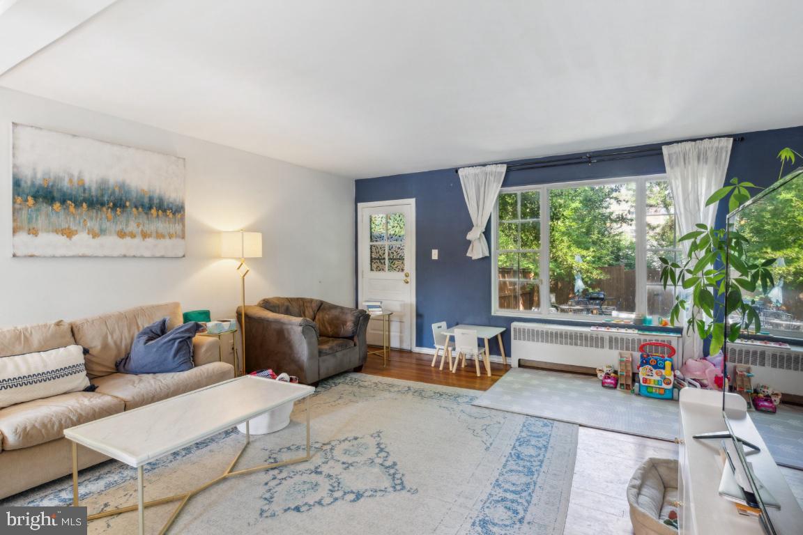 WARWICK VILLAGE - Residential Lease