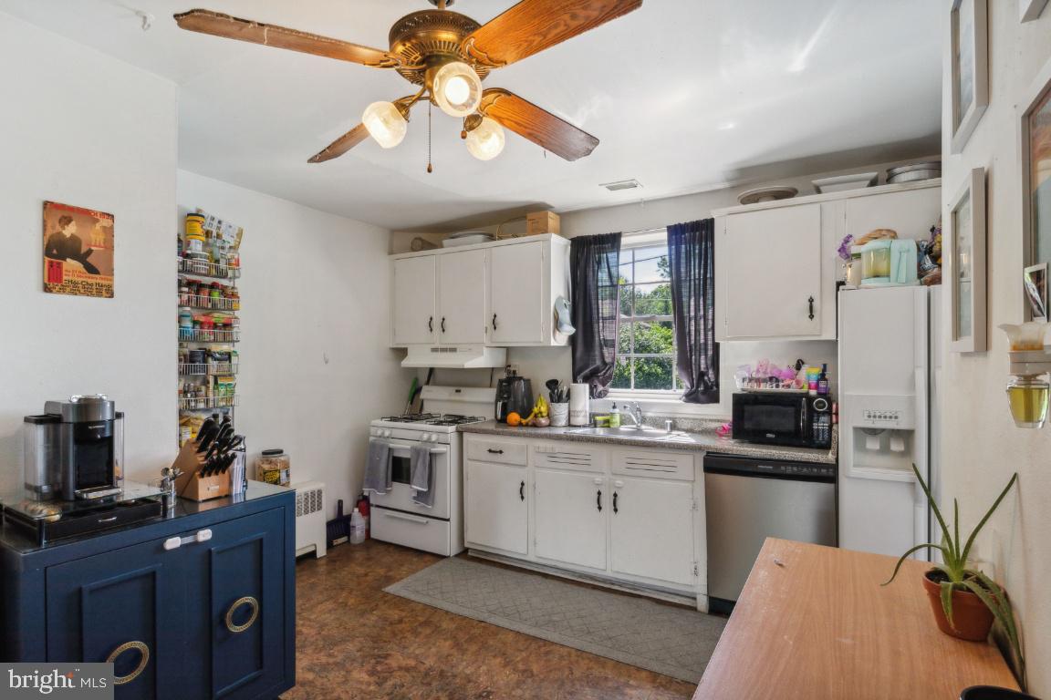 WARWICK VILLAGE - Residential Lease