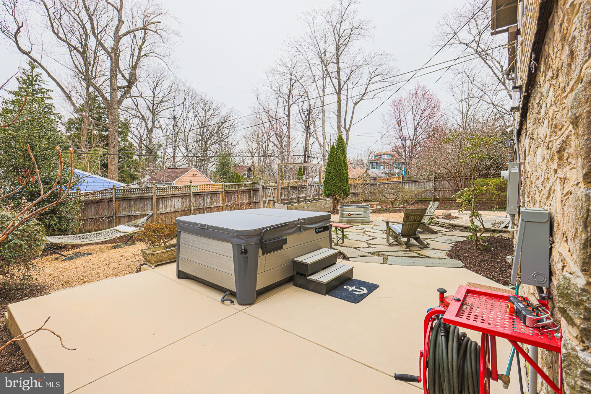 MOUNT WASHINGTON - Residential