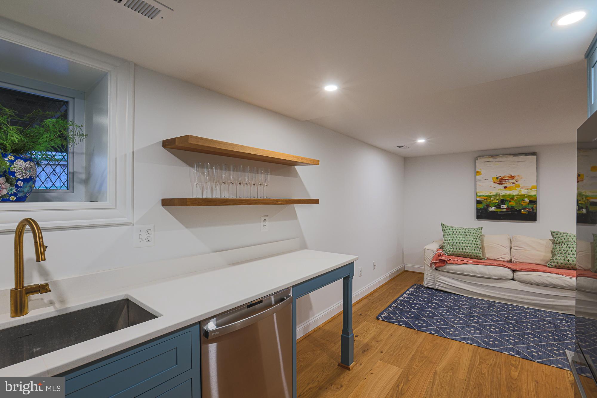 MOUNT WASHINGTON - Residential