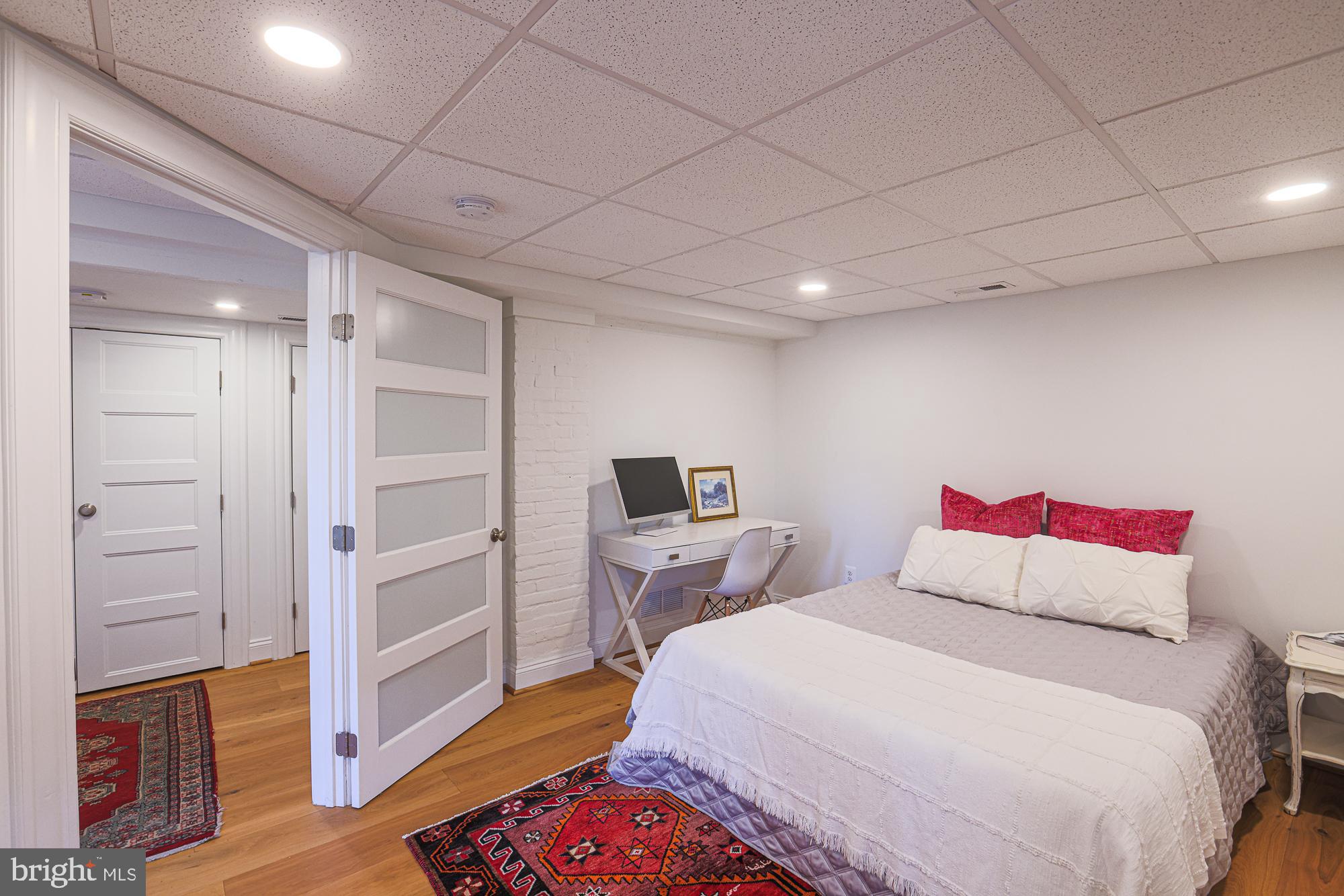 MOUNT WASHINGTON - Residential