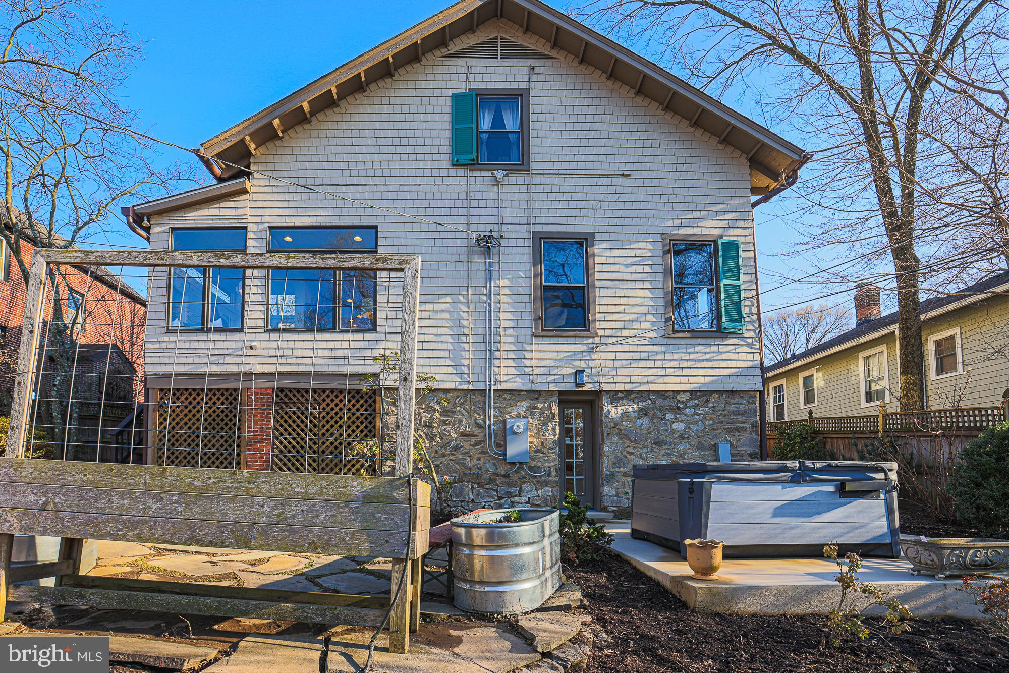 MOUNT WASHINGTON - Residential