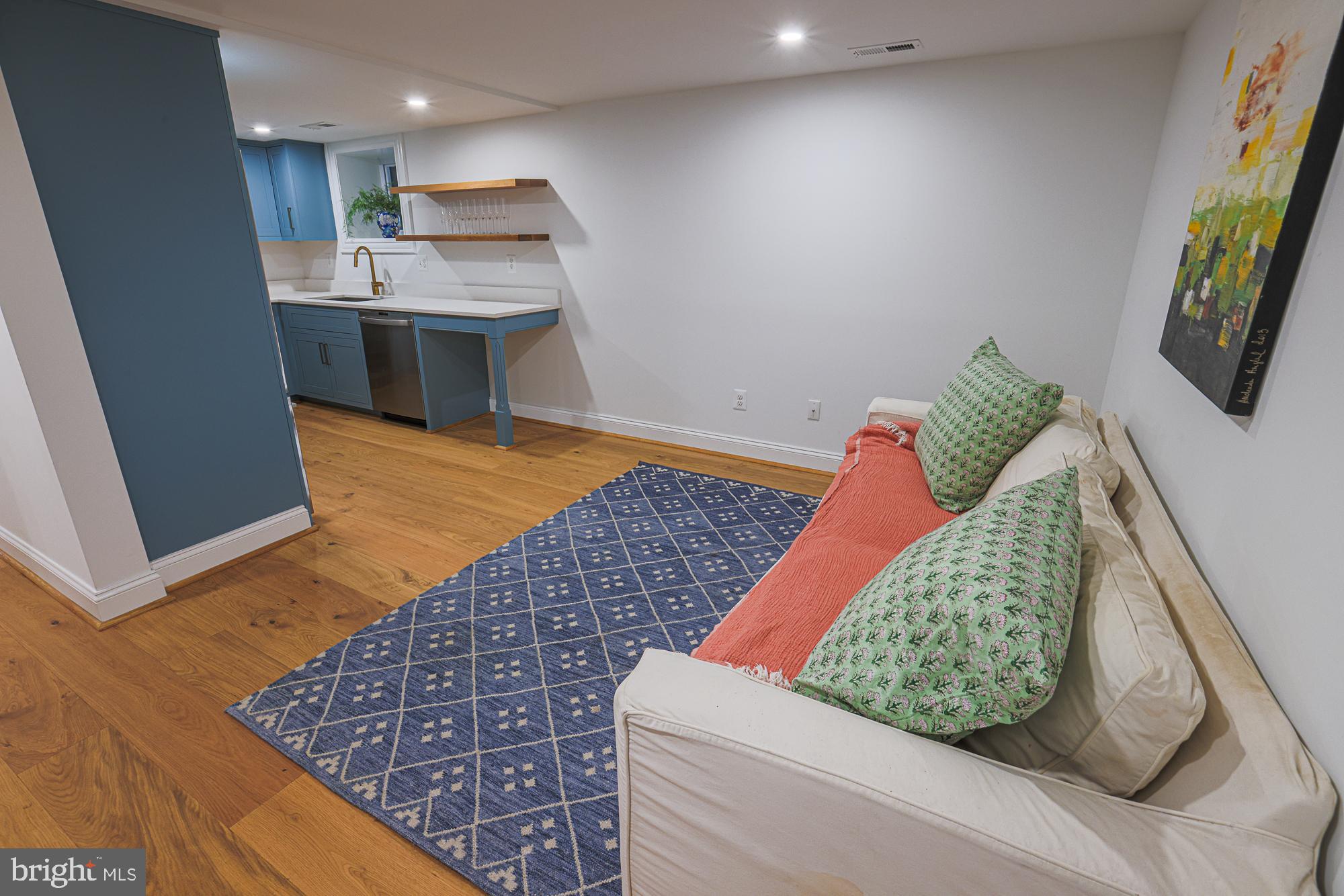 MOUNT WASHINGTON - Residential