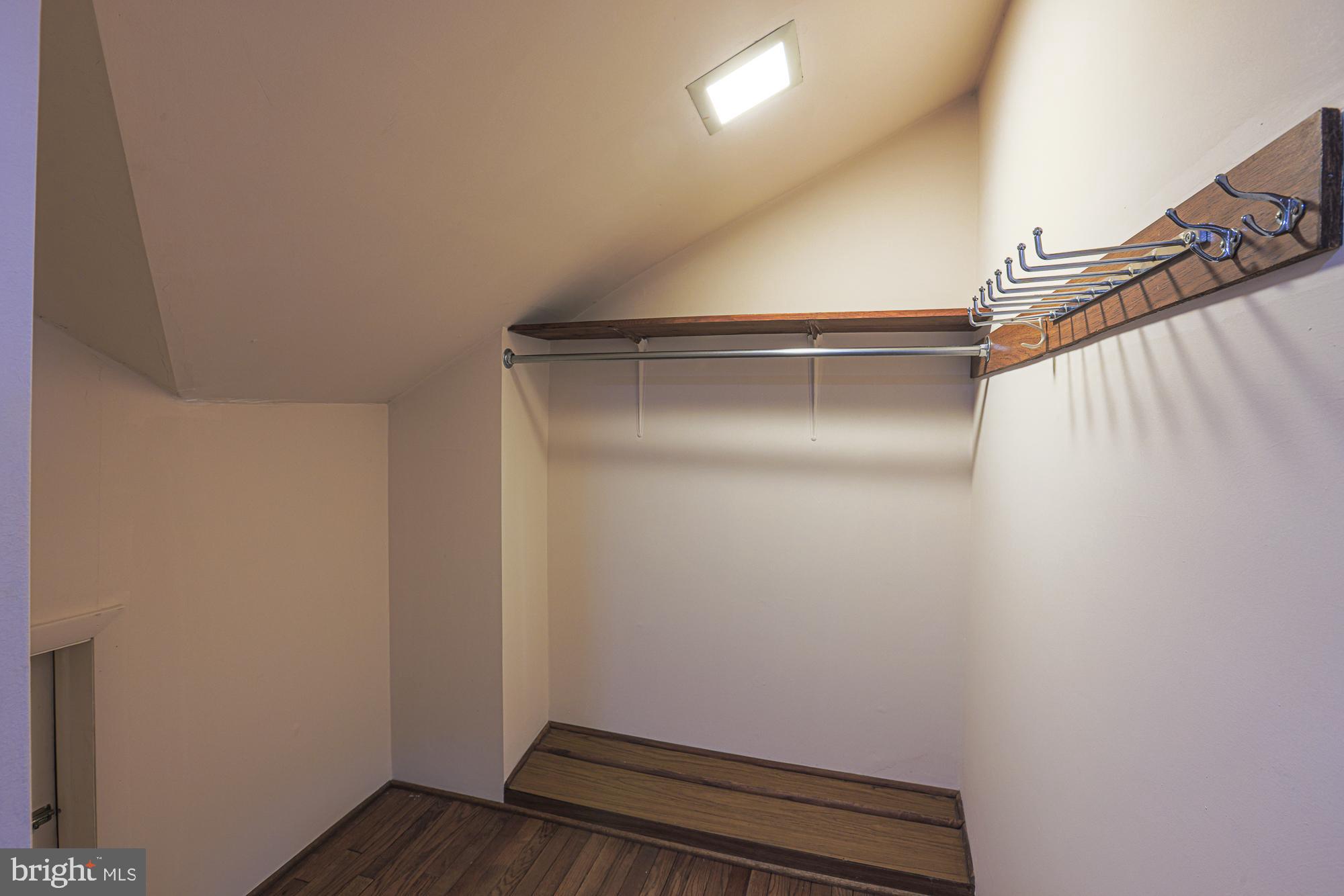 MOUNT WASHINGTON - Residential