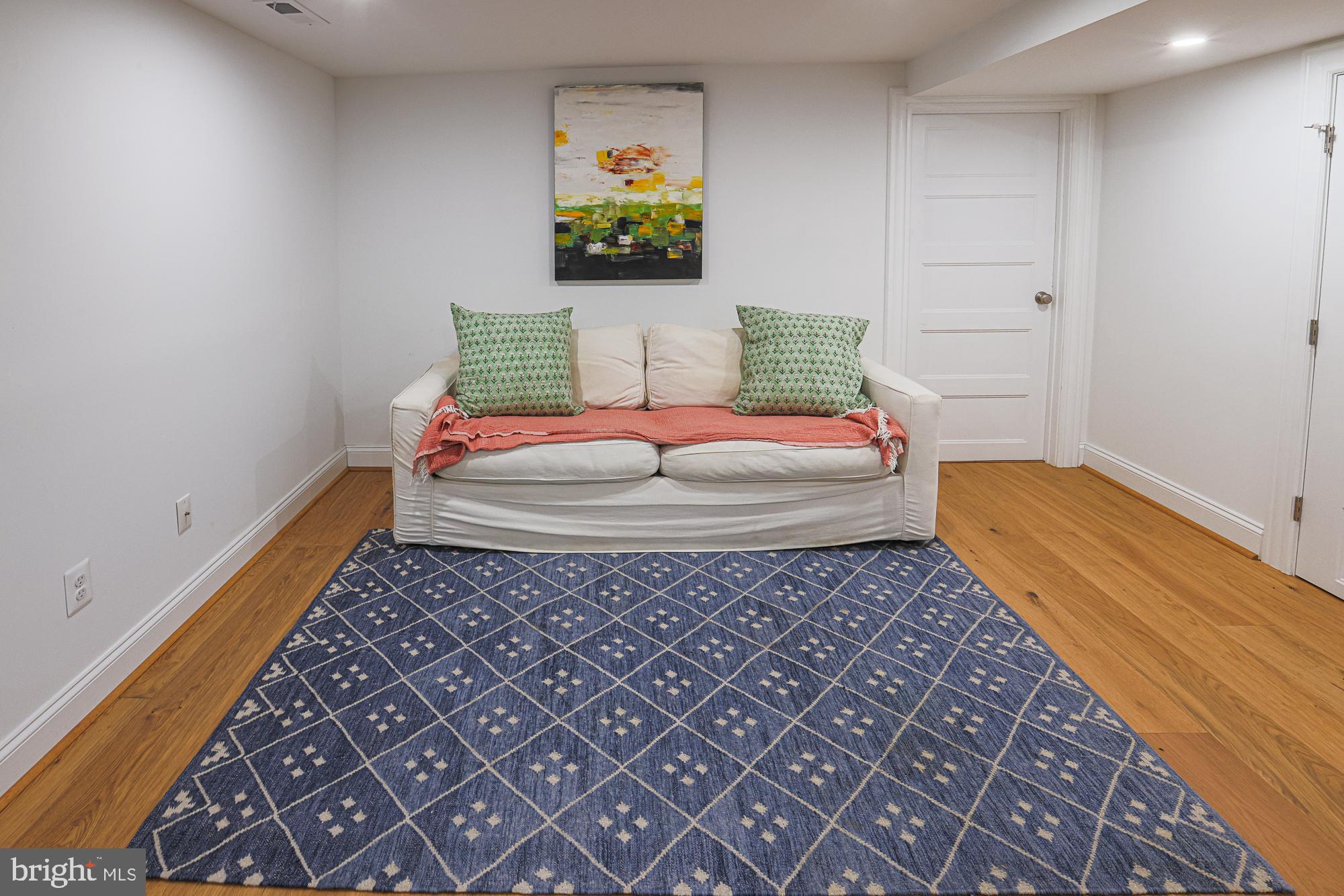 MOUNT WASHINGTON - Residential