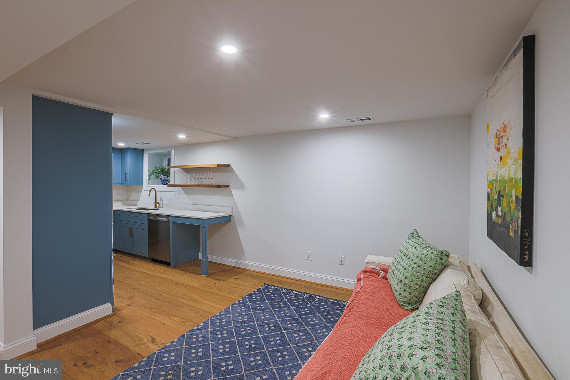 MOUNT WASHINGTON - Residential