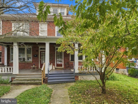 Photo of 828 Hamilton Boulevard, HAGERSTOWN, MD 21742 (MLS # MDWA2040960)
